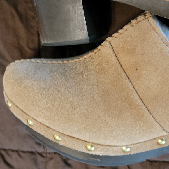 ***UGG Clogs*** - Picture 8 of 16